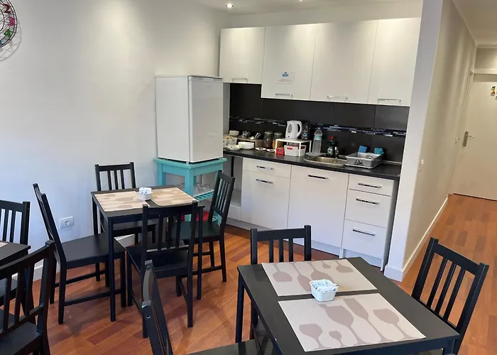 Paraiso Tenerife Super Economy Airport Bed & Breakfast