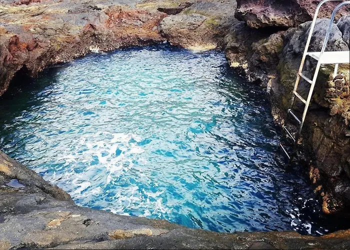 Paraiso Tenerife Super Economy Airport Bed & Breakfast